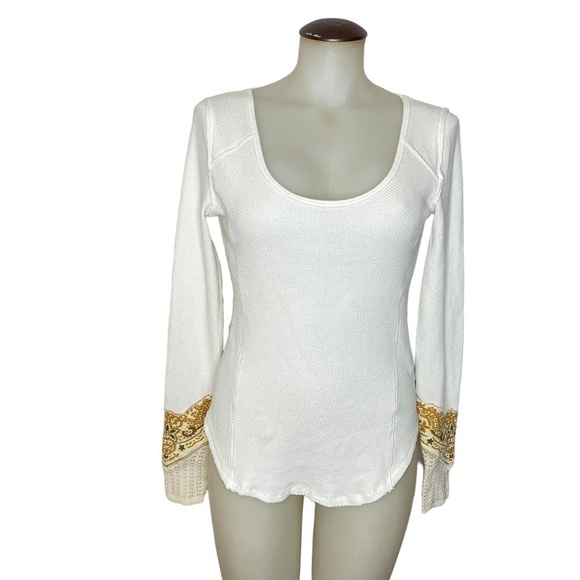 Waffle Knit White Long Sleeve Top With Boho Pattern On Sleeve - Picture 3 of 15